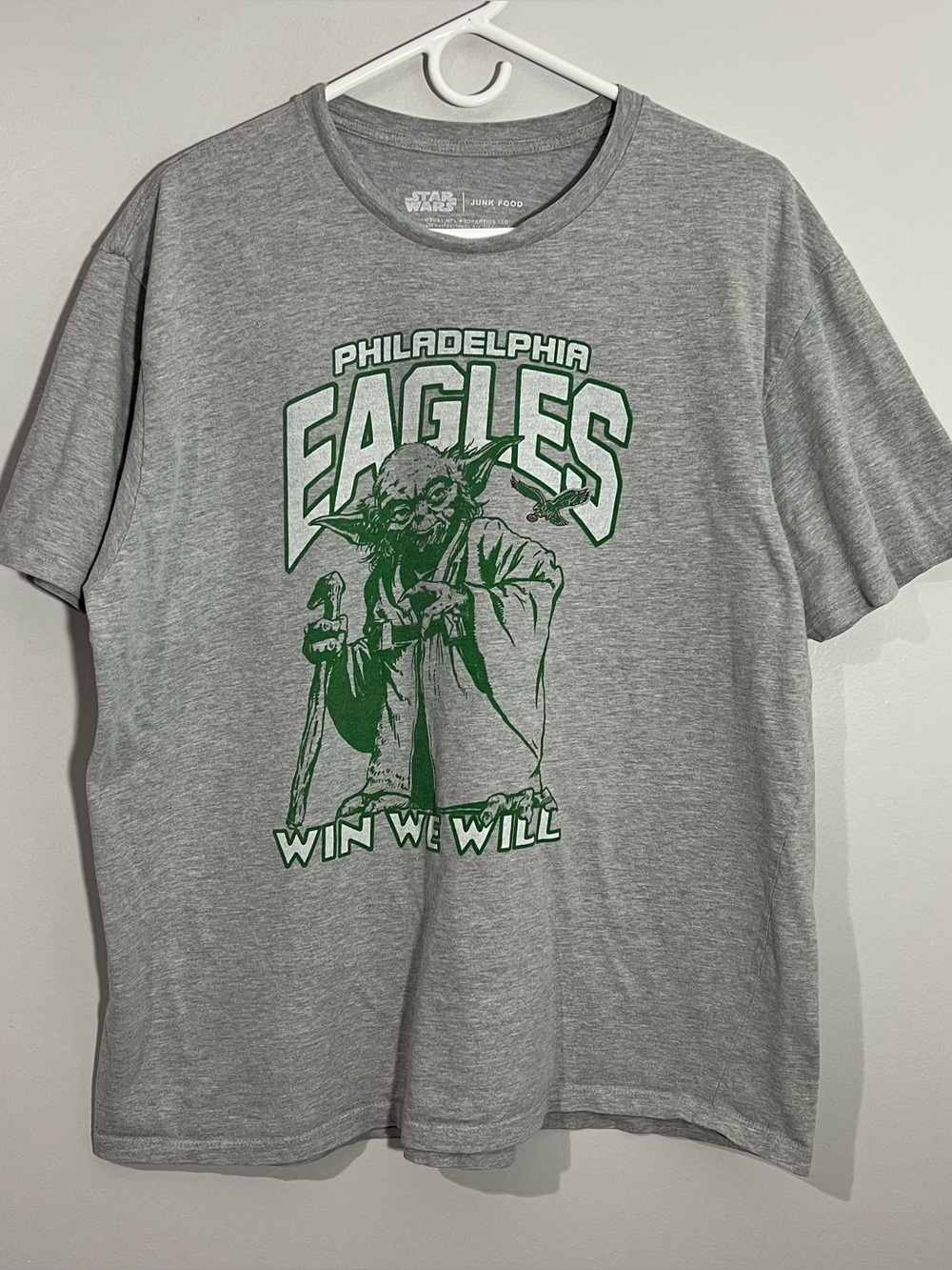 Junk Food Star Wars Philadelphia Eagles Yoda Gray Short Sleeve T-Shirt Mens XL